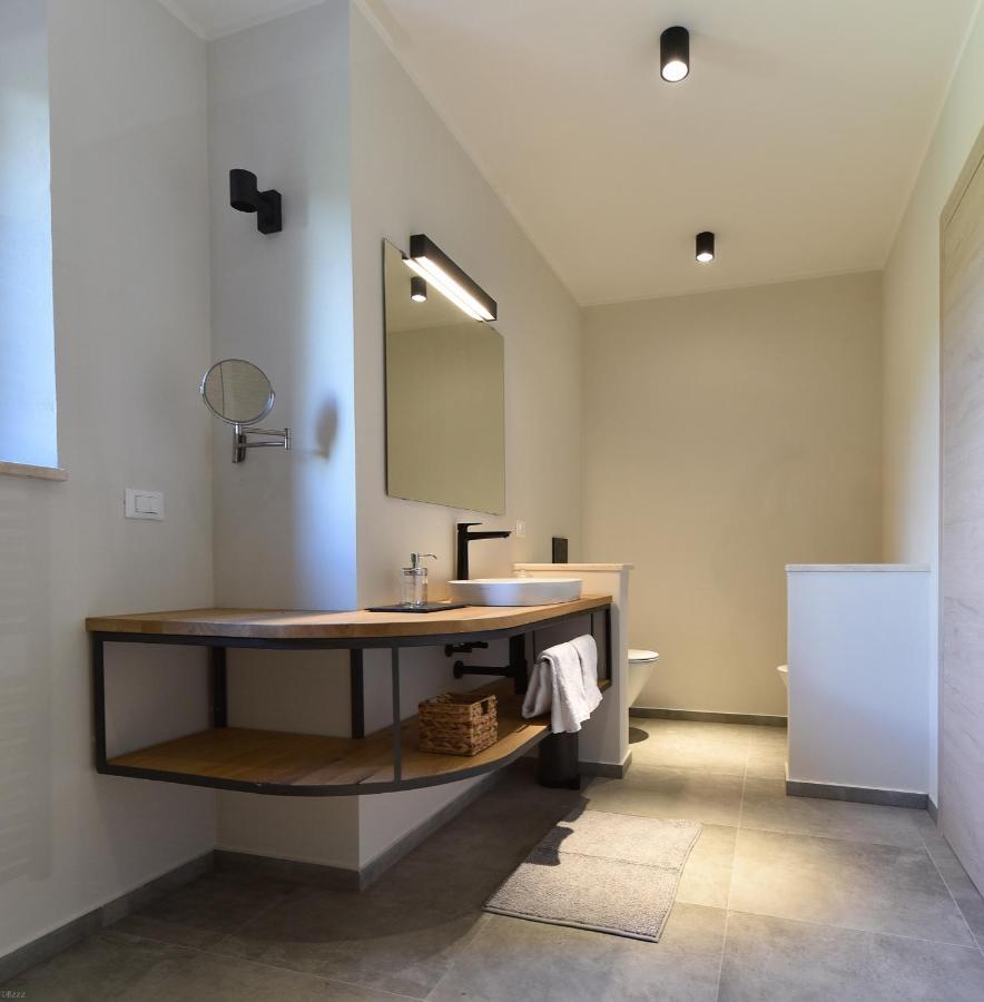 L'Abbraccio Della Quercia Apartman Momjan Kültér fotó