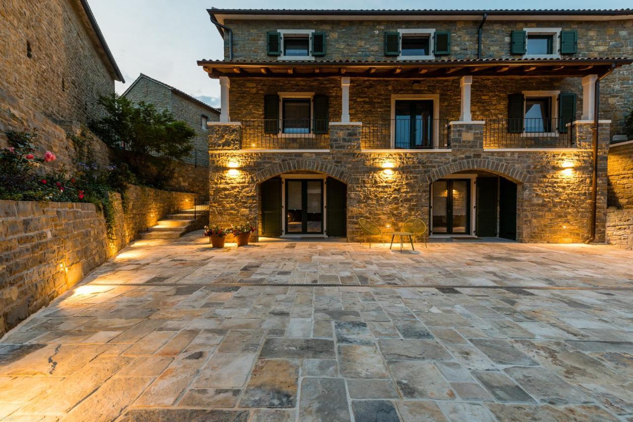 L'Abbraccio Della Quercia Apartman Momjan Kültér fotó