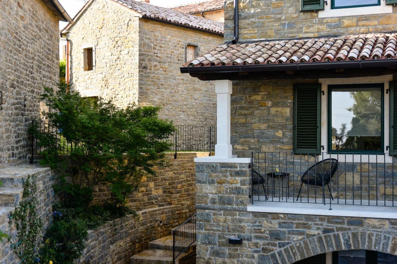 L'Abbraccio Della Quercia Apartman Momjan Kültér fotó